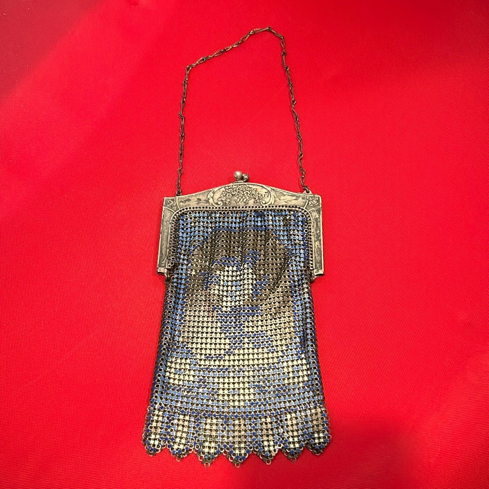 Vintage antique Whiting and Davis 1920’s deco blue flapper mesh purse.